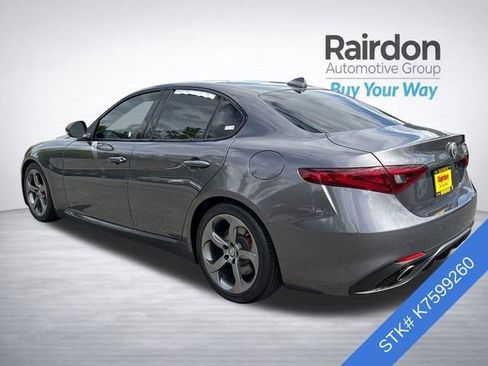 Used 2019 Alfa Romeo Giulia w/ Quick Order Package 22K Sport RWD image 4
