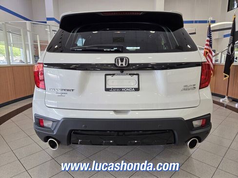 Used 2023 Honda Passport Elite image 5