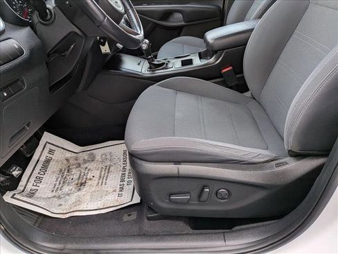 Used 2017 Kia Sorento LX w/ LX Convenience Package image 14