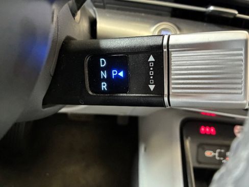 Used 2024 Hyundai Kona SEL w/ Convenience Package FWD image 23