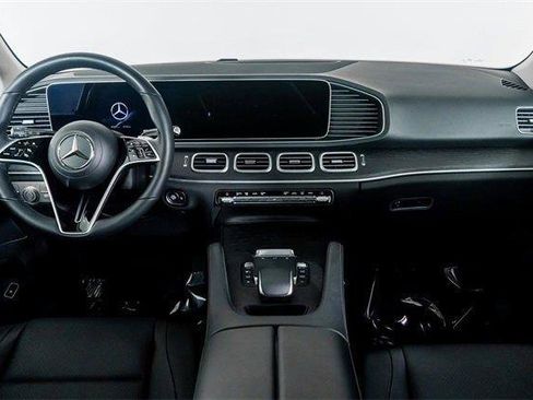 Used 2024 Mercedes-Benz GLE 450 4MATIC w/ Winter Package image 30