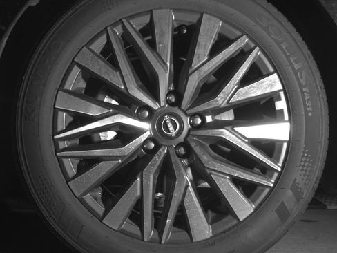 Used 2025 Nissan Altima 2.5 SV FWD image 12