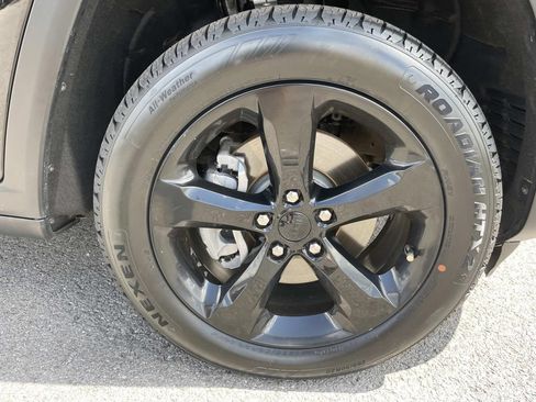 Used 2021 Jeep Grand Cherokee L Laredo RWD image 33