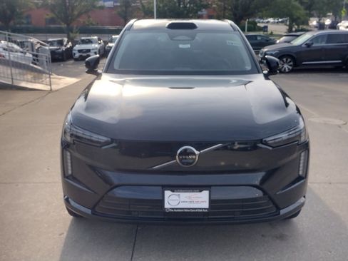 New 2025 Volvo EX90 Plus image 5