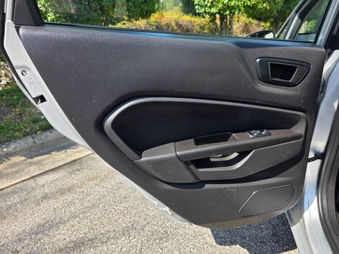 Used 2017 Ford Fiesta SE FWD image 22