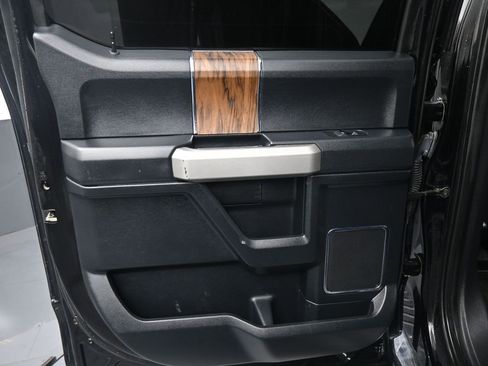 Used 2019 Ford F150 Lariat image 8