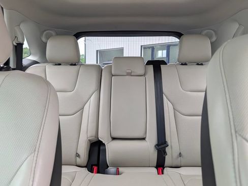 Used 2019 Ford Edge Titanium w/ Equipment Group 301A FWD image 17