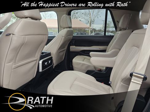 Used 2024 Ford Expedition Limited image 15