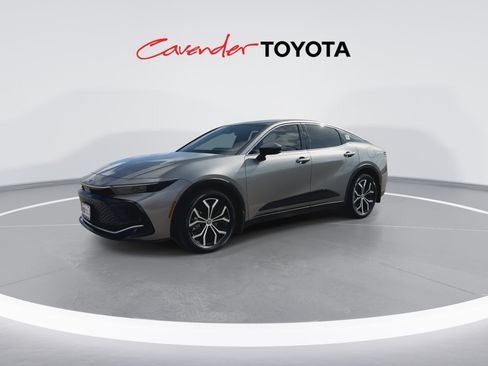 Certified 2023 Toyota Crown AWD/4WD image 4