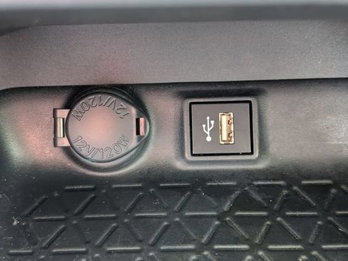 Used 2025 Toyota RAV4 XLE w/ Convenience Package FWD image 20