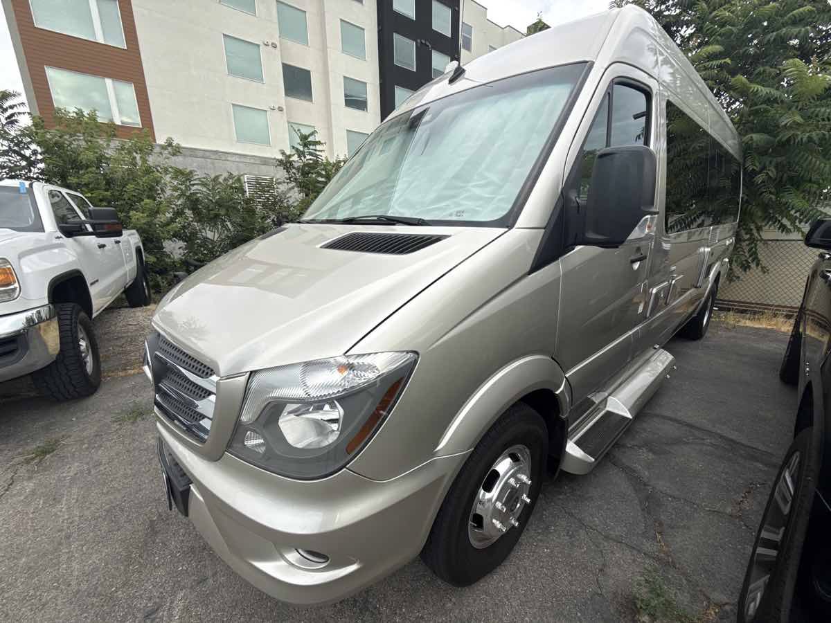 Used 2017 Mercedes-Benz Sprinter 3500 image 3