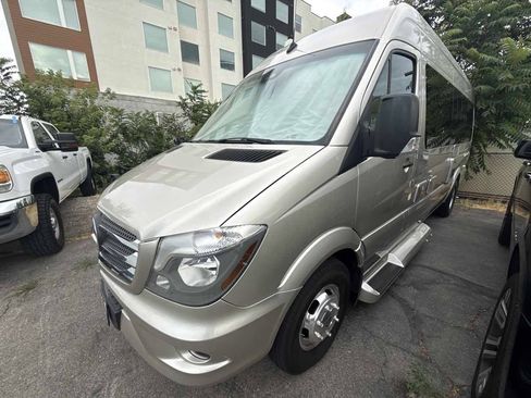 Used 2017 Mercedes-Benz Sprinter 3500 image 3