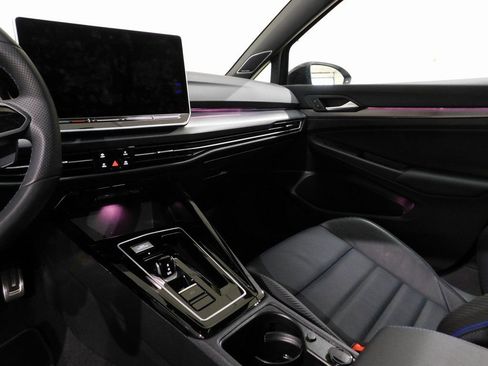 Used 2025 Volkswagen Golf image 81