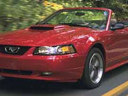 Used 2002 Ford Mustang Convertible RWD image 1