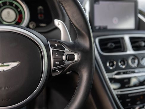 Used 2022 Aston Martin DB11 Volante RWD image 39