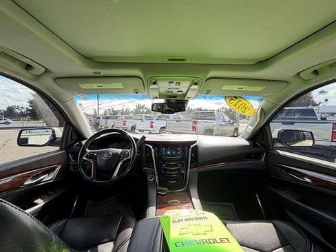 Used 2015 Cadillac Escalade ESV Luxury AWD/4WD image 23
