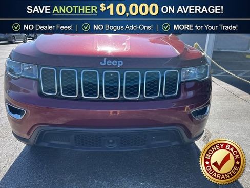 Used 2021 Jeep Grand Cherokee Laredo image 2