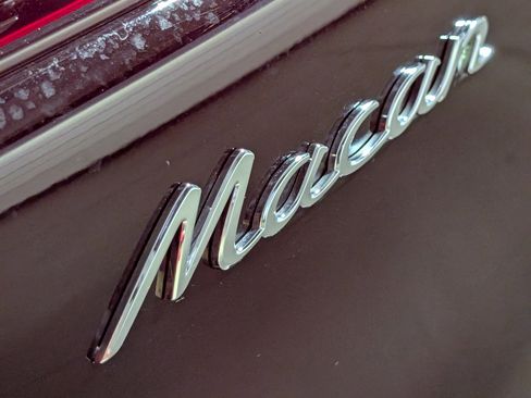 Used 2025 Porsche Macan image 17