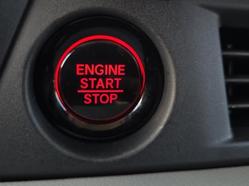 Used 2025 Honda Pilot Touring image 39