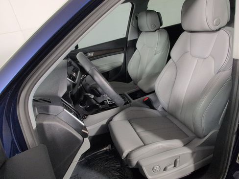 Certified 2025 Audi Q5 2.0T Premium Plus w/ Premium Plus Package image 19