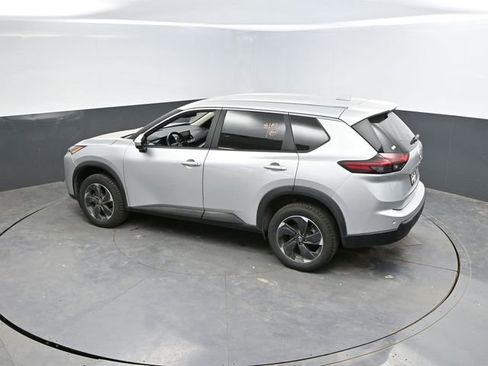 Used 2025 Nissan Rogue SV AWD/4WD image 39