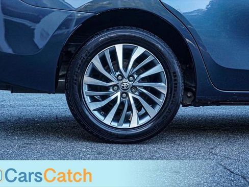 Used 2018 Toyota Corolla XLE image 16