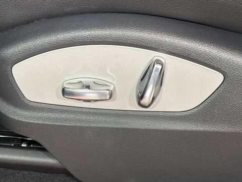 Used 2018 Porsche Cayenne image 26