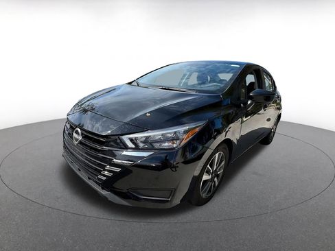 Used 2025 Nissan Versa SV image 8