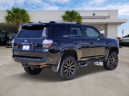 Used 2021 Toyota 4Runner SR5 AWD/4WD image 6