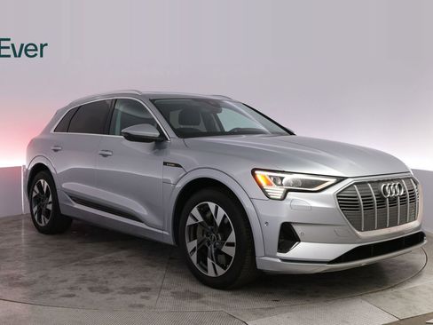 Used 2023 Audi e-tron Premium Plus w/ Premium Plus Package AWD/4WD image 13