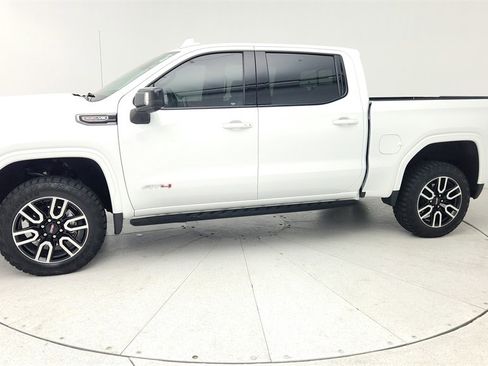 Used 2025 GMC Sierra 1500 AT4 w/ AT4 Premium Package image 2