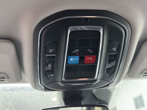 Used 2023 Jeep Grand Cherokee L Laredo image 22