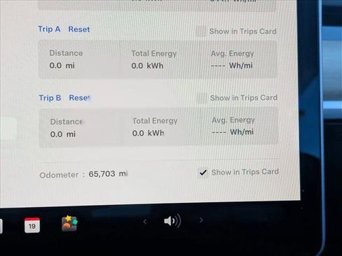 Used 2022 Tesla Model Y Long Range image 11