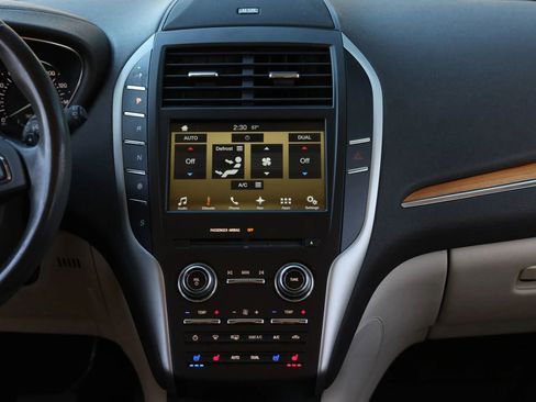 Used 2016 Lincoln MKC Reserve image 37