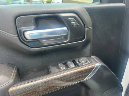 Used 2021 Chevrolet Silverado 1500 LT AWD/4WD image 16