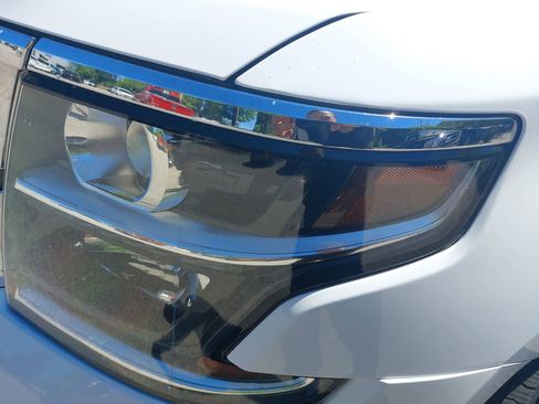 Used 2020 Chevrolet Suburban LT AWD/4WD image 30