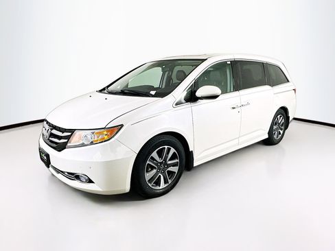 Used 2015 Honda Odyssey Touring Elite image 3