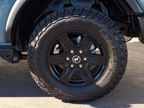 Used 2022 Ford Bronco Black Diamond image 4