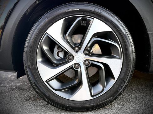 Used 2018 Hyundai Tucson Value w/ Cargo Package AWD/4WD image 21
