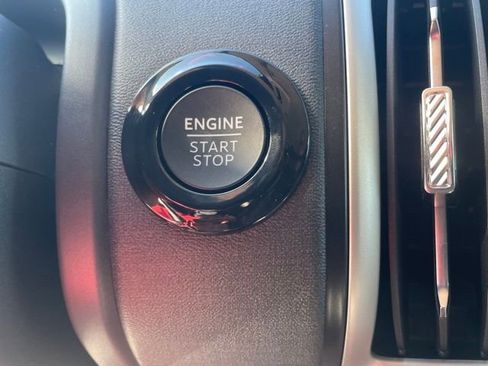 New 2025 Ford Expedition Active image 14