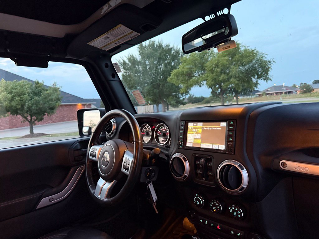 Used 2017 Jeep Wrangler Unlimited Rubicon AWD/4WD image 49