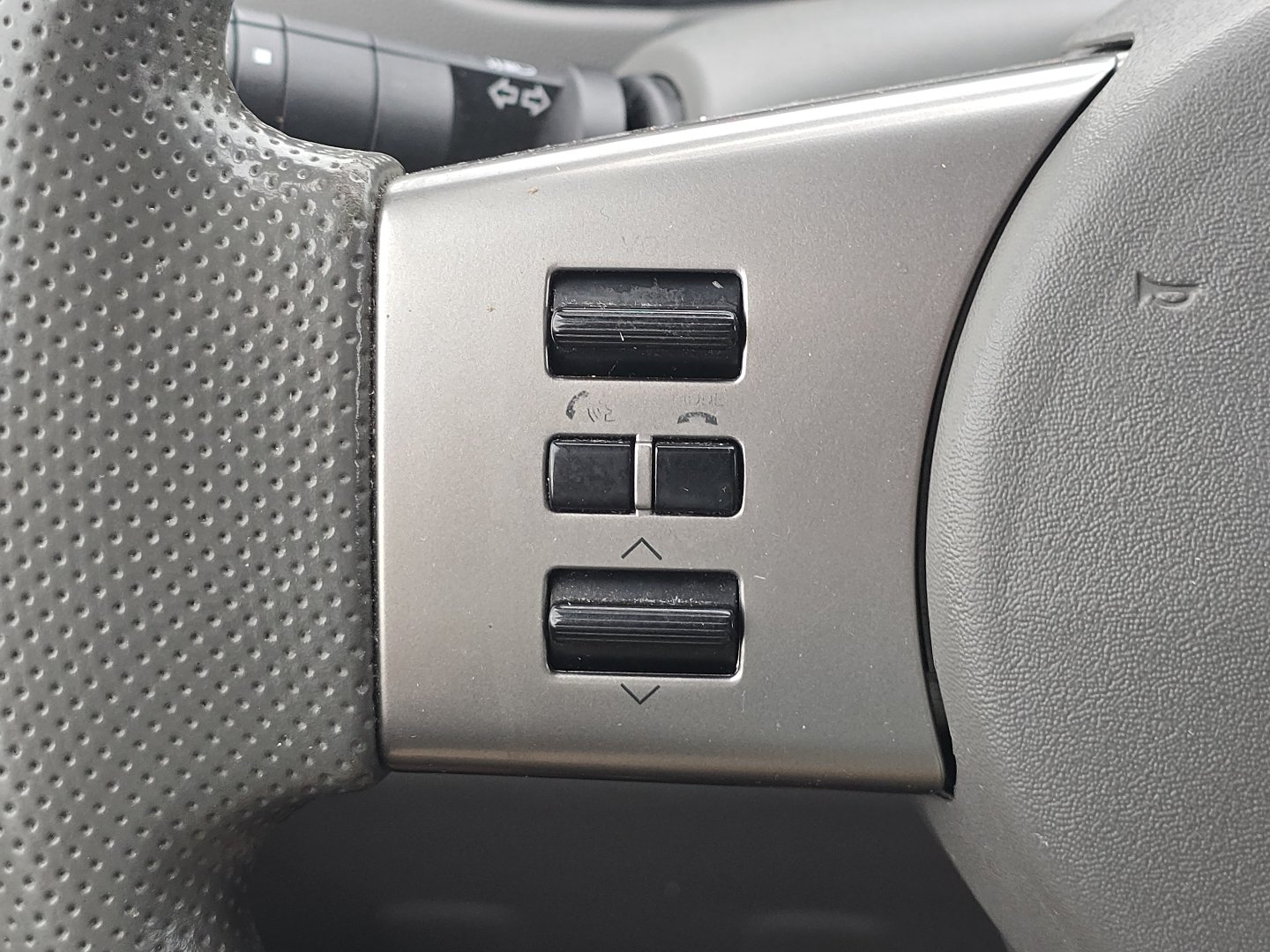 Used 2012 Nissan Frontier SV w/ SV Premium Utility Pkg AWD/4WD image 31