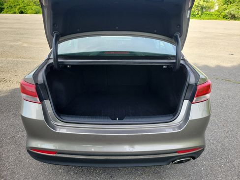 Used 2016 Kia Optima LX w/ Option Group 014 FWD image 17
