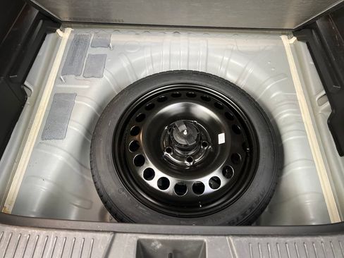 Used 2025 Chevrolet Trax LT w/ LT Convenience Package image 32