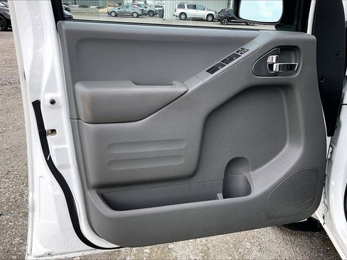 Certified 2019 Nissan Frontier SV w/ Value Truck Package image 6