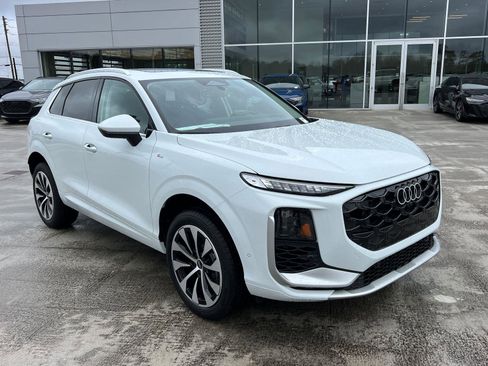 New 2026 Audi Q3 quattro 2.0T image 3