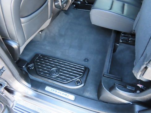 Certified 2022 RAM 1500 Laramie image 36