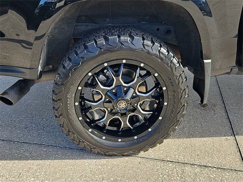 Used 2023 Chevrolet Colorado Z71 w/ Z71 Convenience Package 2 image 5