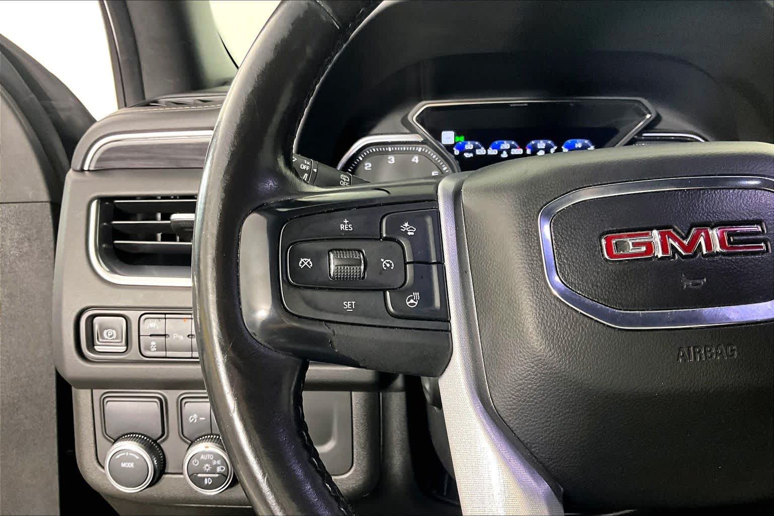Used 2021 GMC Yukon XL SLT w/ SLT Premium Package RWD image 22