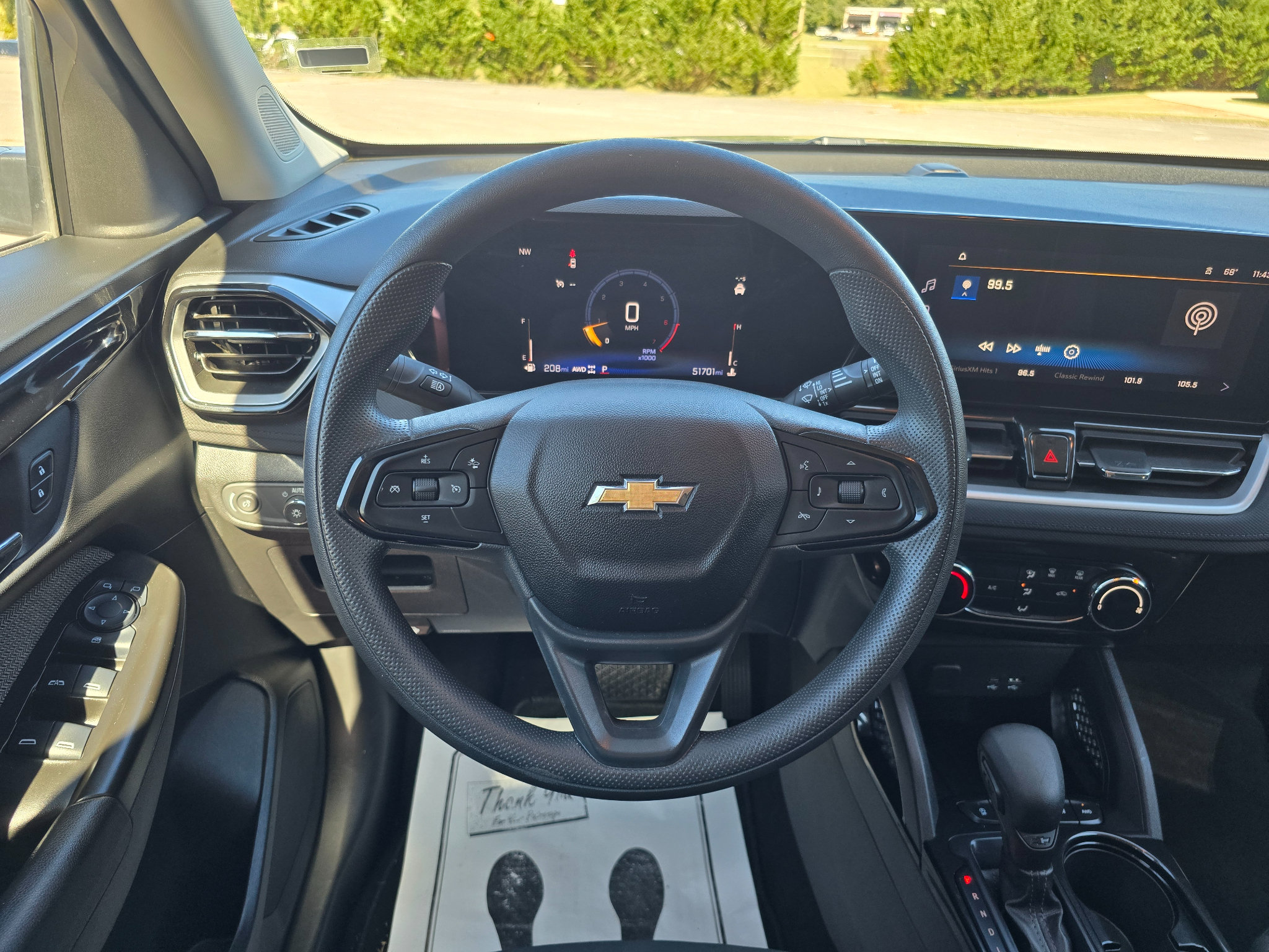 Used 2025 Chevrolet TrailBlazer LT AWD/4WD image 13